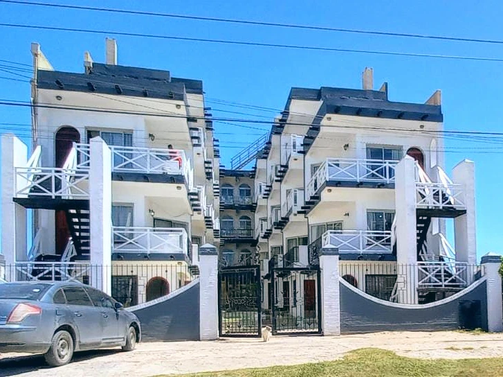 Fachada de El Paso 54 Rent Apart sobre Av. Costanera 4450, Costa Azul